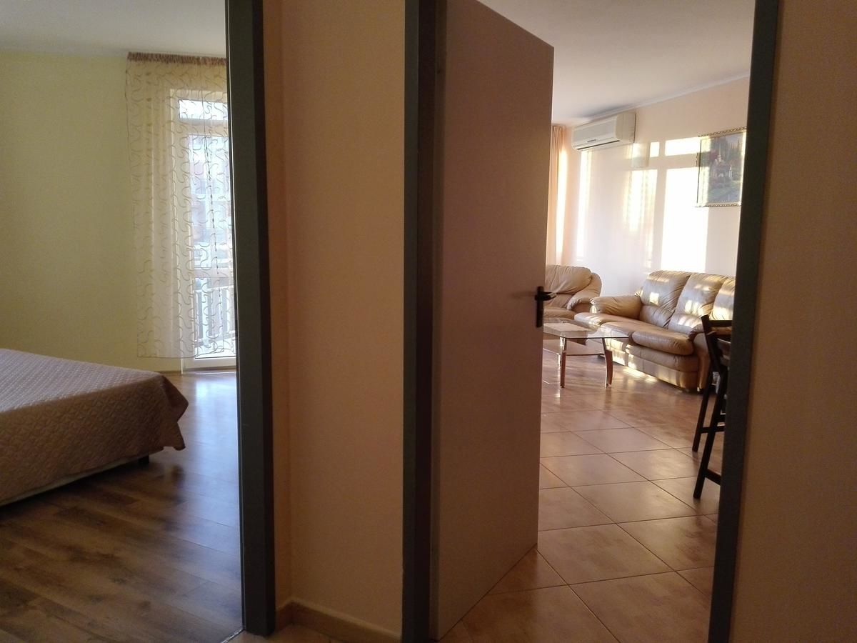 Апарт-отели Central Plaza Apartment Солнечный Берег-9